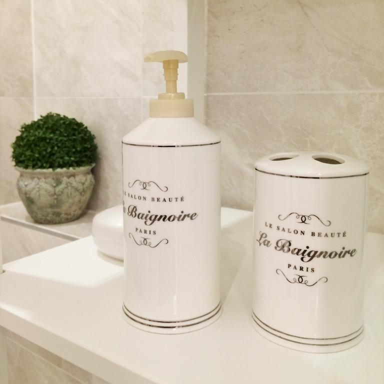 Chestnut & Eliza Suites Будапеща Стая снимка