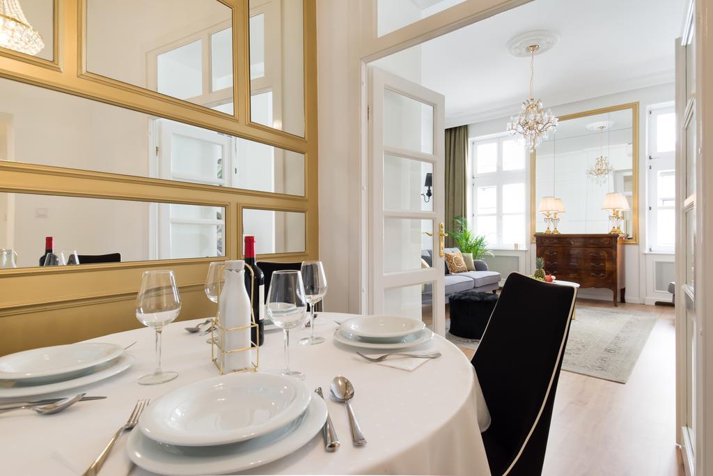 Chestnut & Eliza Suites Будапеща Екстериор снимка